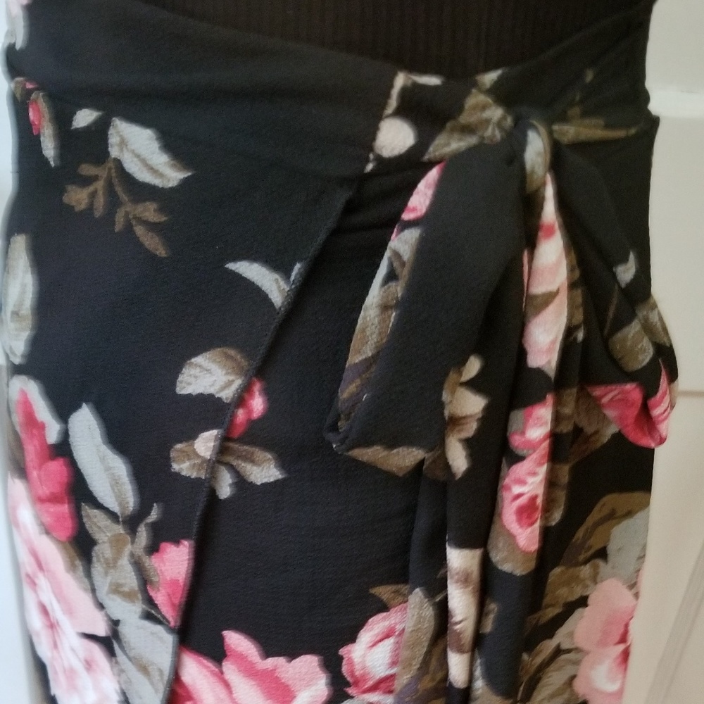 Floral wrap skirt - Picture 4 of 4